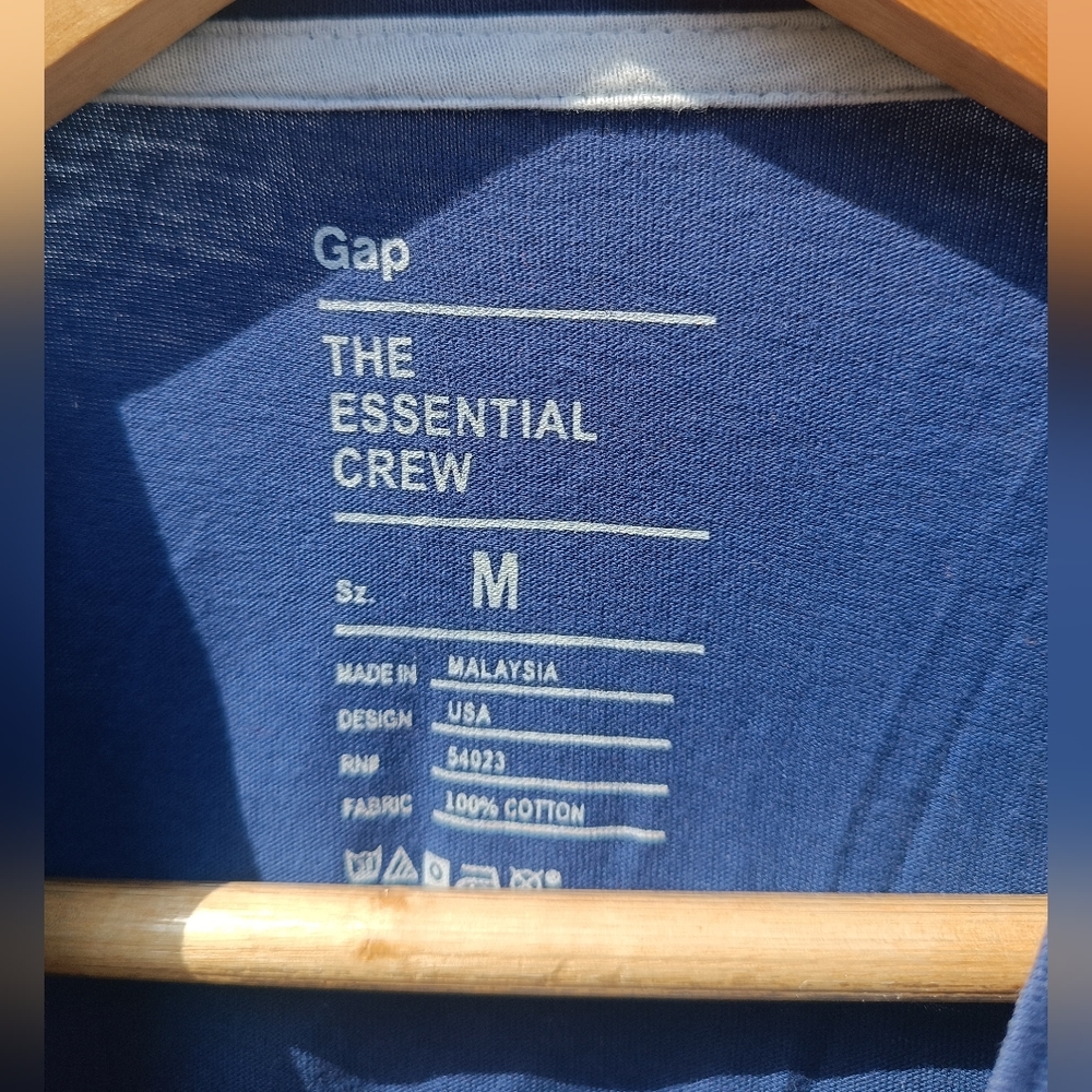 Gap Tee - Picture 4 of 5